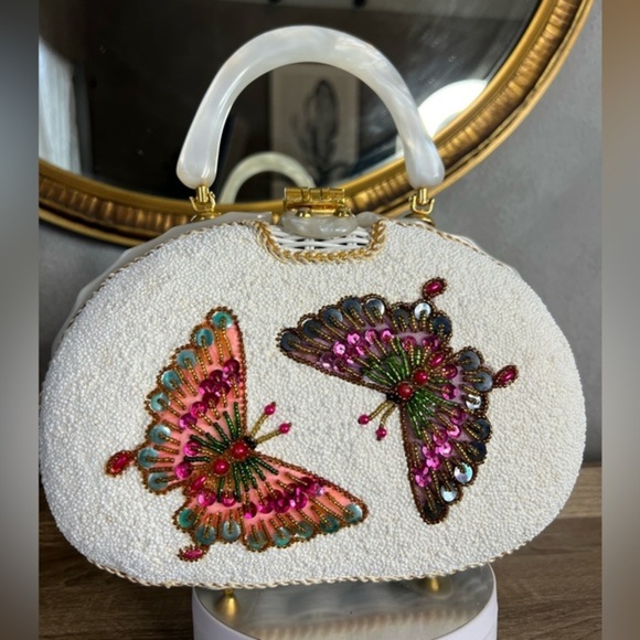 Vintage lucite beaded butterfly Adele wicker purse. - Picture 1 of 11
